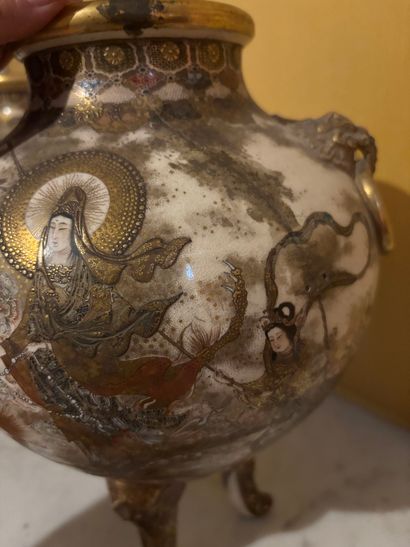 SATUSMA (Japon)
Paire de vases tripode en...