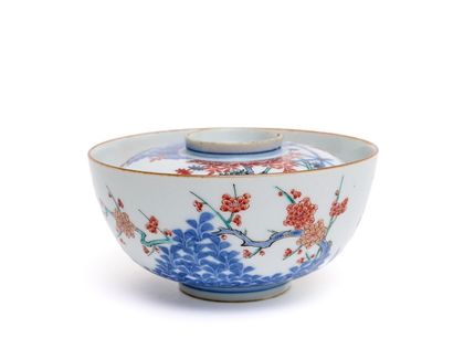 Japon, Arita
Bol couvert en porcelaine à...