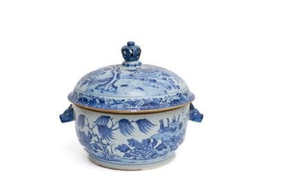 Chine
Pot à oille en porcelaine à décor émaillé...