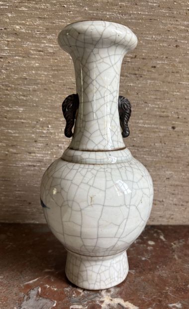 NANKIN (Chine)
Vase balustre en grès à décor...