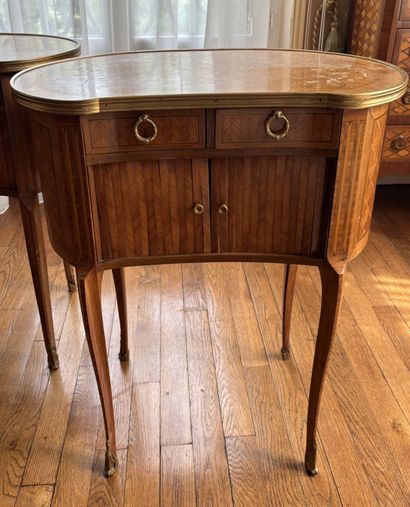 PAIR OF SMALL FLIPPING TABLES in veneered...