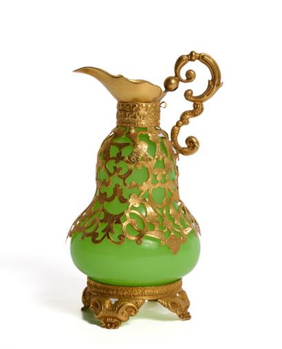 Chrysoprase opaline ewer-shaped PERFUM BOTTLE,...