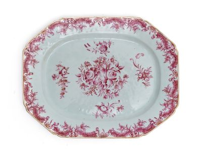 Chine
Plat octogonale en porcelaine à décor...
