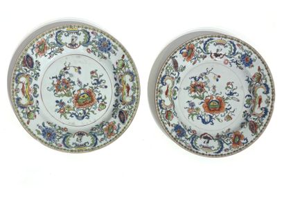 Chine
Deux assiettes en porcelaine à décor...