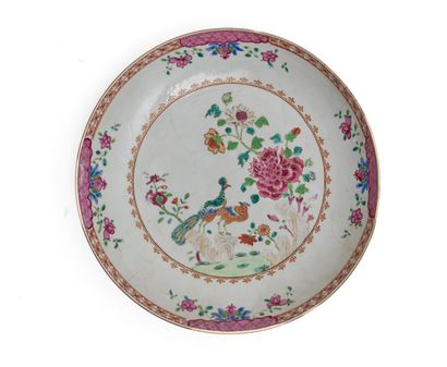 Chine 
Assiette creuse en porcelaine à décor...