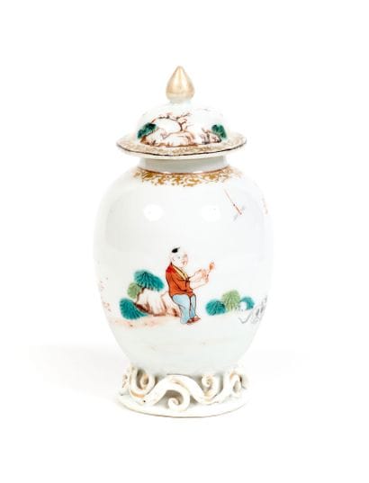 CHINE
Boîte à thé couverte en porcelaine...