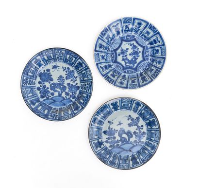 Chine
Trois assiettes rondes en porcelaine...