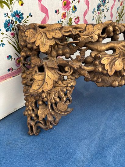 VIETNAM
Élément ornemental en bois sculpté...