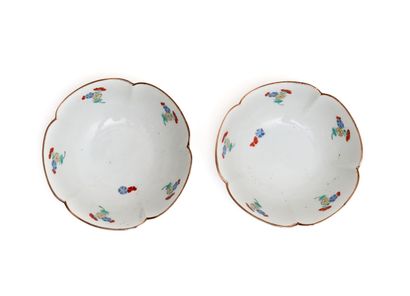 Japon, Arita
Paire de bols en porcelaine...