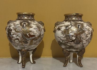 SATUSMA (Japon)
Paire de vases tripode en...