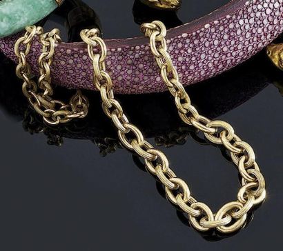 COLLIER articulé en or jaune 18 k, les maillons...