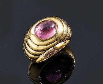 VAN CLEEF & ARPELS
Bague en or jaune 18 k...