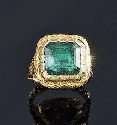 BAGUE en or jaune 18 k entièrement gravé,...