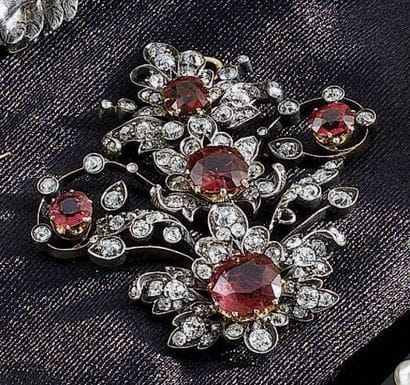 PENDENTIF fleurs en or 18K et argent ajouré,...