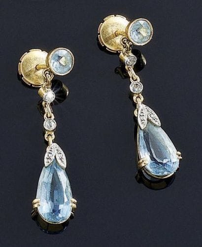 PAIRE DE PENDANTS D'OREILLE en or jaune 18...