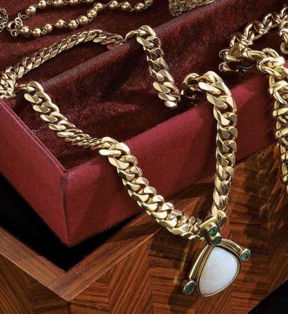 COLLIER articulé en or jaune 18 k, les maillons...