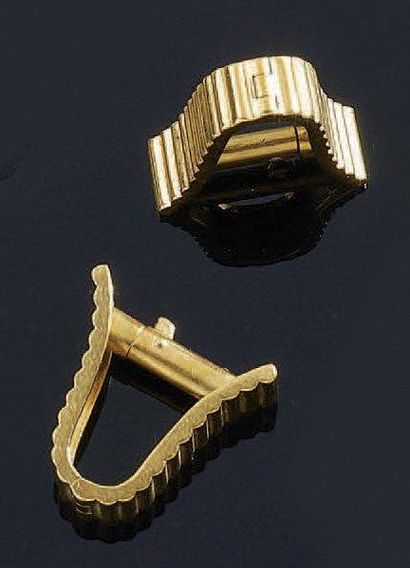 PAIRE DE BOUTONS DE MANCHETTE en or jaune...