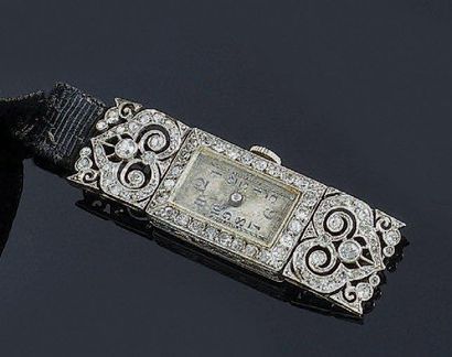 MONTRE bracelet de dame de forme rectangulaire...