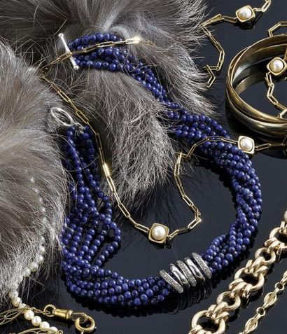 COLLIER six rangs de boules de lapis lazuli...