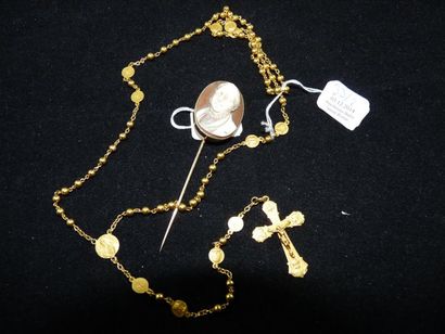 CHAPELET en or jaune 18 k orné de petites...