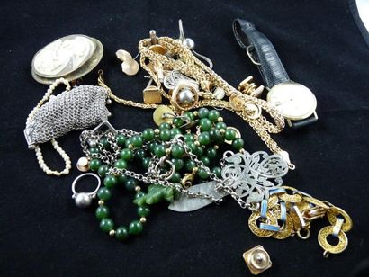 LOT de bijoux fantaisie en métal et argent...