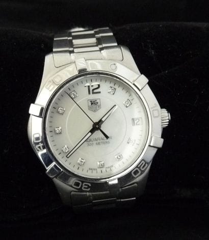 TAG HEUER
Montre bracelet de dame en acier,...