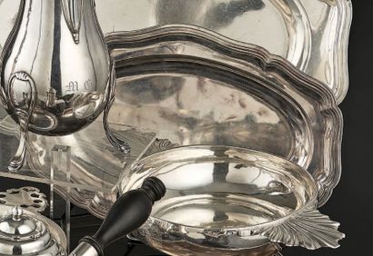 PLAT ovale en argent dit 