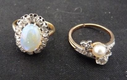 ENSEMBLE DE TROIS BAGUES en or jaune 18 k...