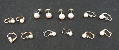 LOT DE SEPT PAIRES DE BOUCLES D'OREILLE,...