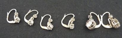 LOT de trois paires de boucles d'oreille,...