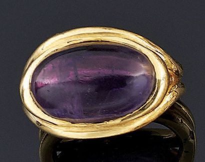 BAGUE en or jaune 18 k 750°/oo ornée d'une...