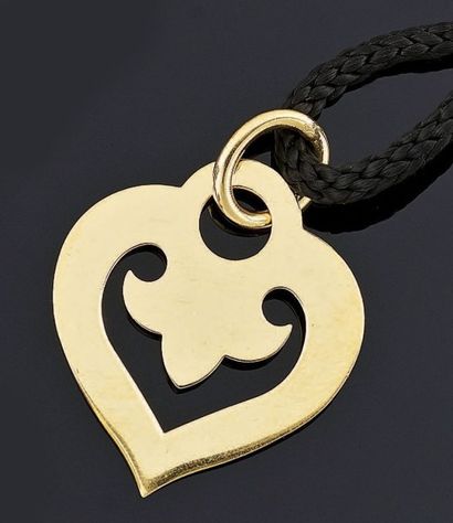 COLLIER cordonnet en tissu noir supportant...