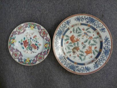 CHINE
PLAT rond creux en porcelaine à décor...