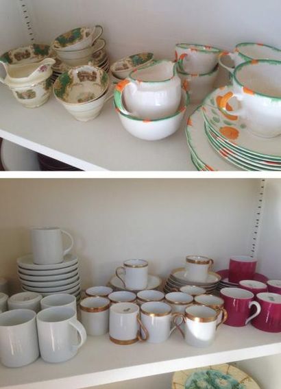 ENSEMBLE de tasses et sous tasses à café...