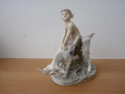 ROYAL COPENHAGUE
SUJET en porcelaine polychrome...