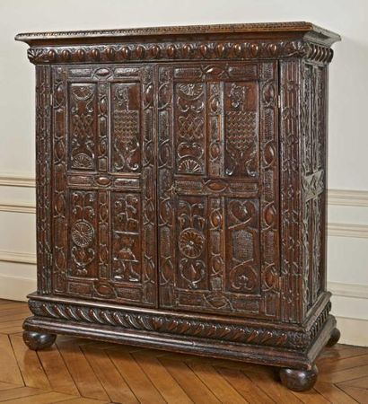MEUBLE DE SACRISTIE en bois sculpté toutes...