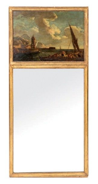 TRUMEAU en bois mouluré et laqué crème à...