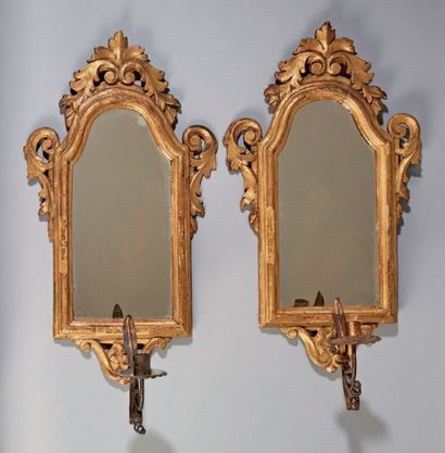 PAIRE DE MIROIRS porte lumière en bois doré...