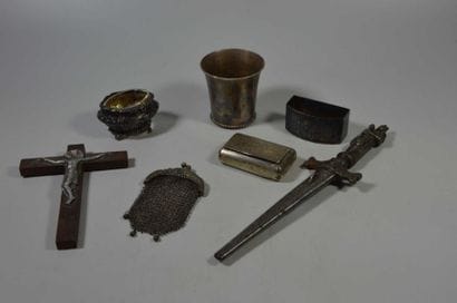 ENSEMBLE en ARGENT comprenant: BOITE tabatière...