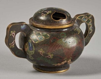 CHINE
Brûle parfum en bronze et émaux cloisonnés...