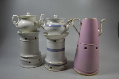 TROIS TISANIERES - L'une émaillé blanche,...