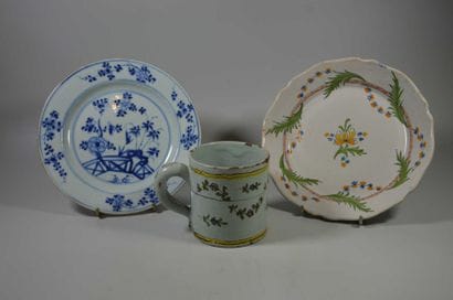 ENSEMBLE comprenant: NEVERS - Chope à décor...