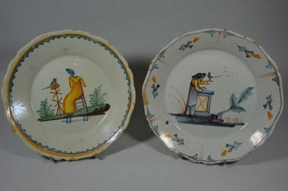 ENSEMBLE de DEUX ASSIETTES comprenant: NEVERS...