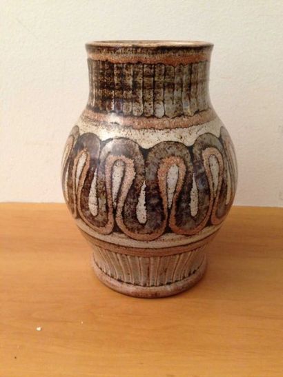 Robert PEROT
Petit vase balustre en faïence...