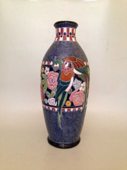AMPHORA
Grand vase ovoïde en faïence à col...