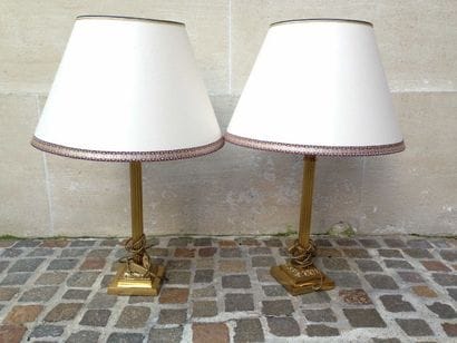 PAIRE DE LAMPES de table en laiton doré à...