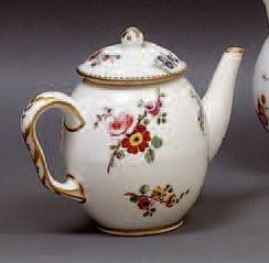 SEVRES ET PARIS
Théière Calabre en porcelaine...