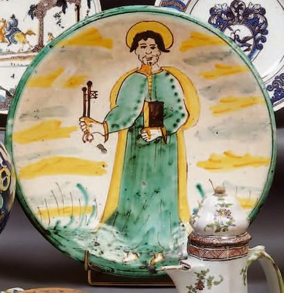 MONTELUPO
Plat rond à décor polychrome en...