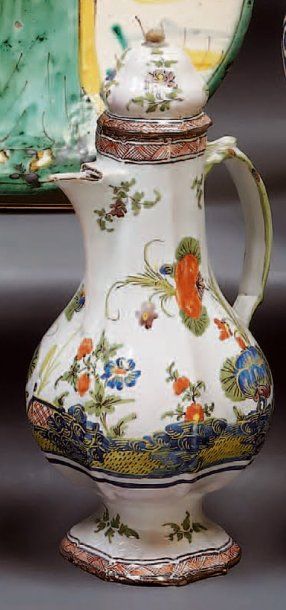 FAENZA Ferniani
Grande cafetière couverte...
