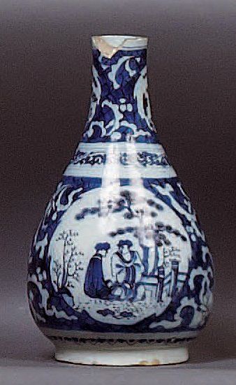 DELFT
Vase bouteille de forme balustre décoré...